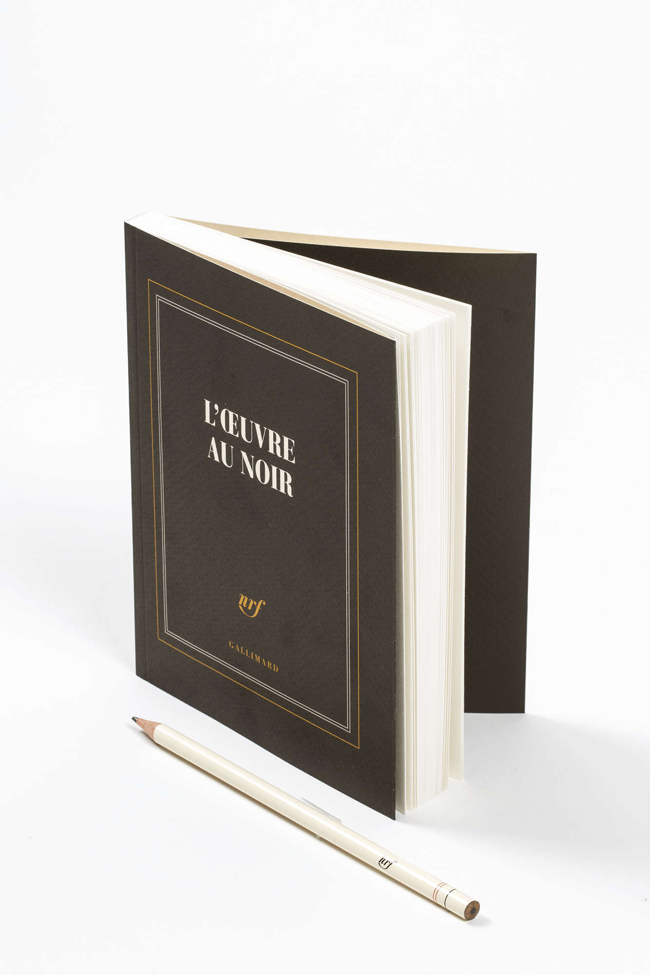 “L'œuvre au noir” (square notebook)