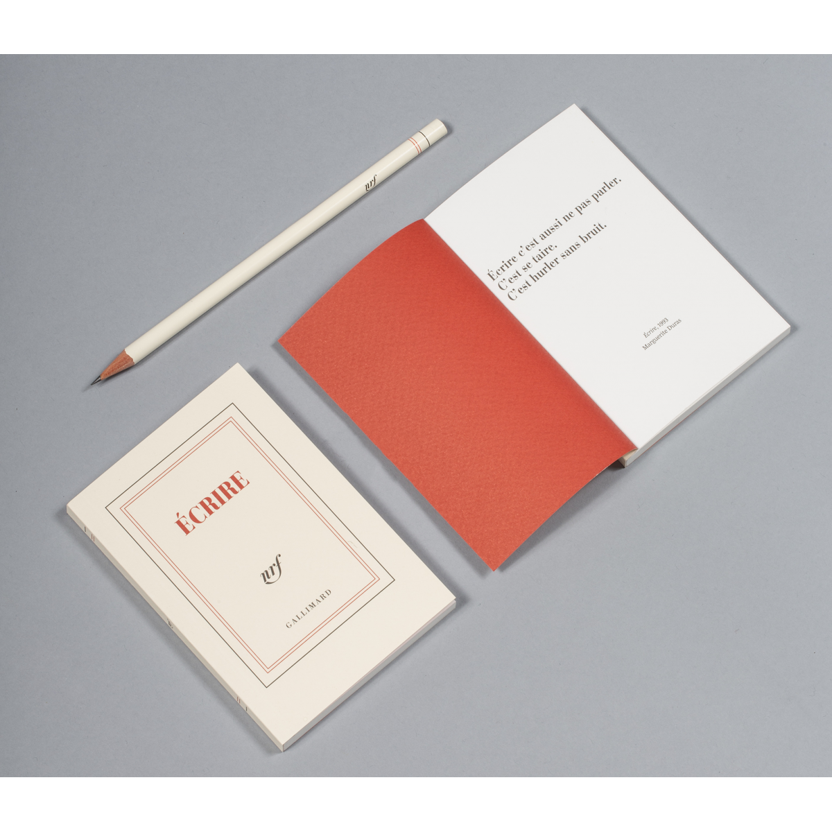 Écrire » (carnet poche de papeterie) - Galerie Gallimard